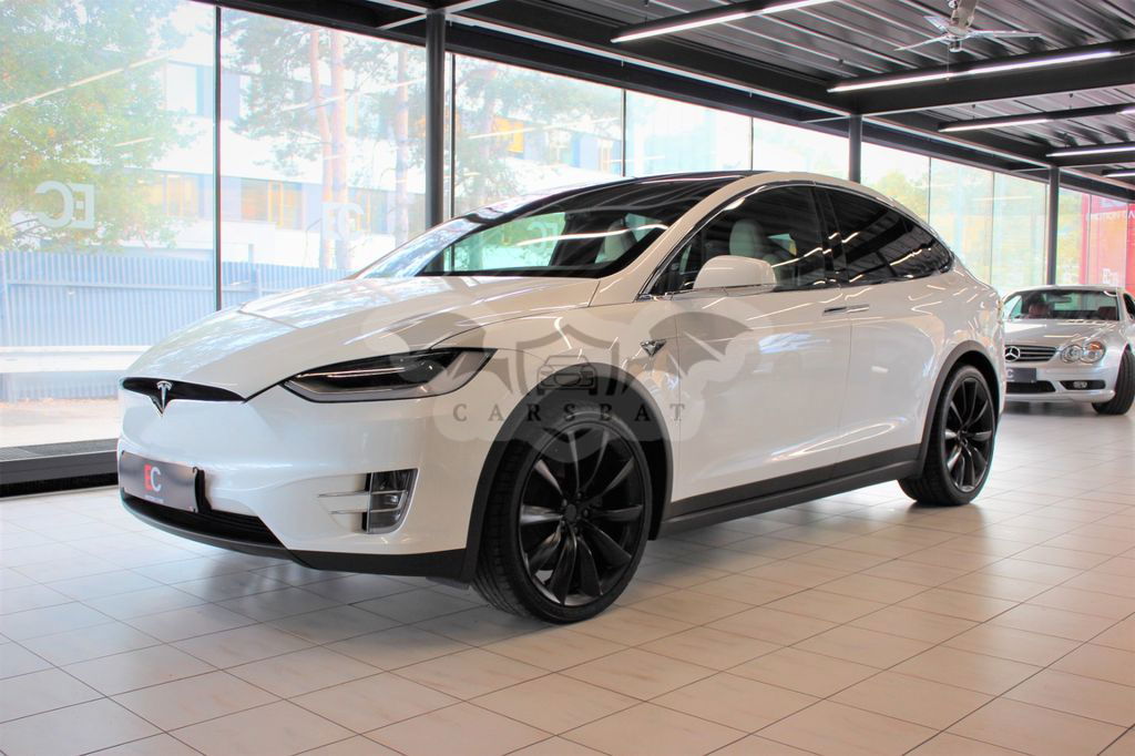 Tesla Model X 2020