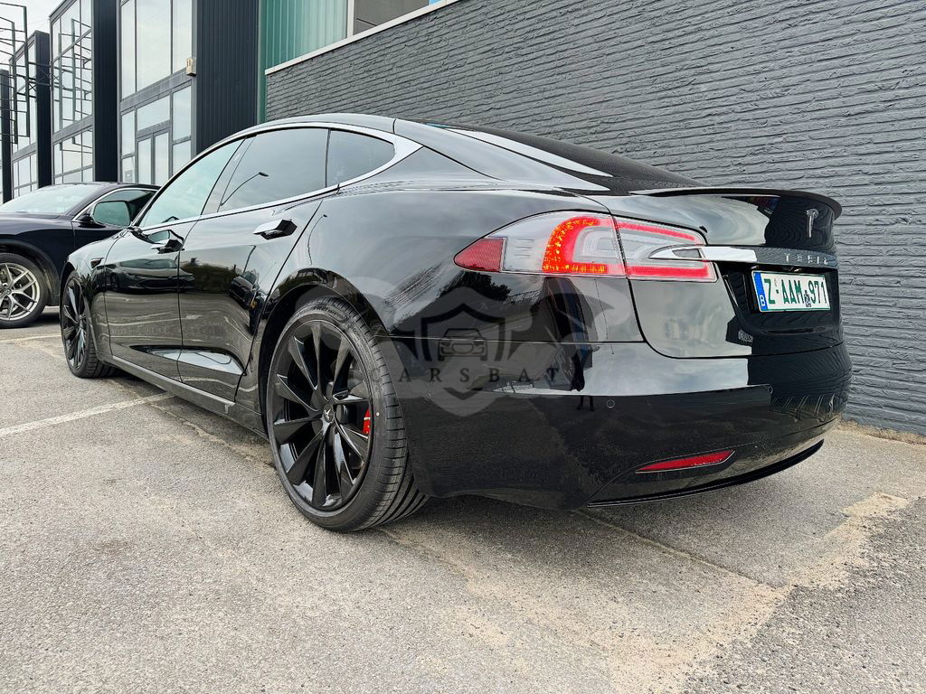 Tesla Model S 2020