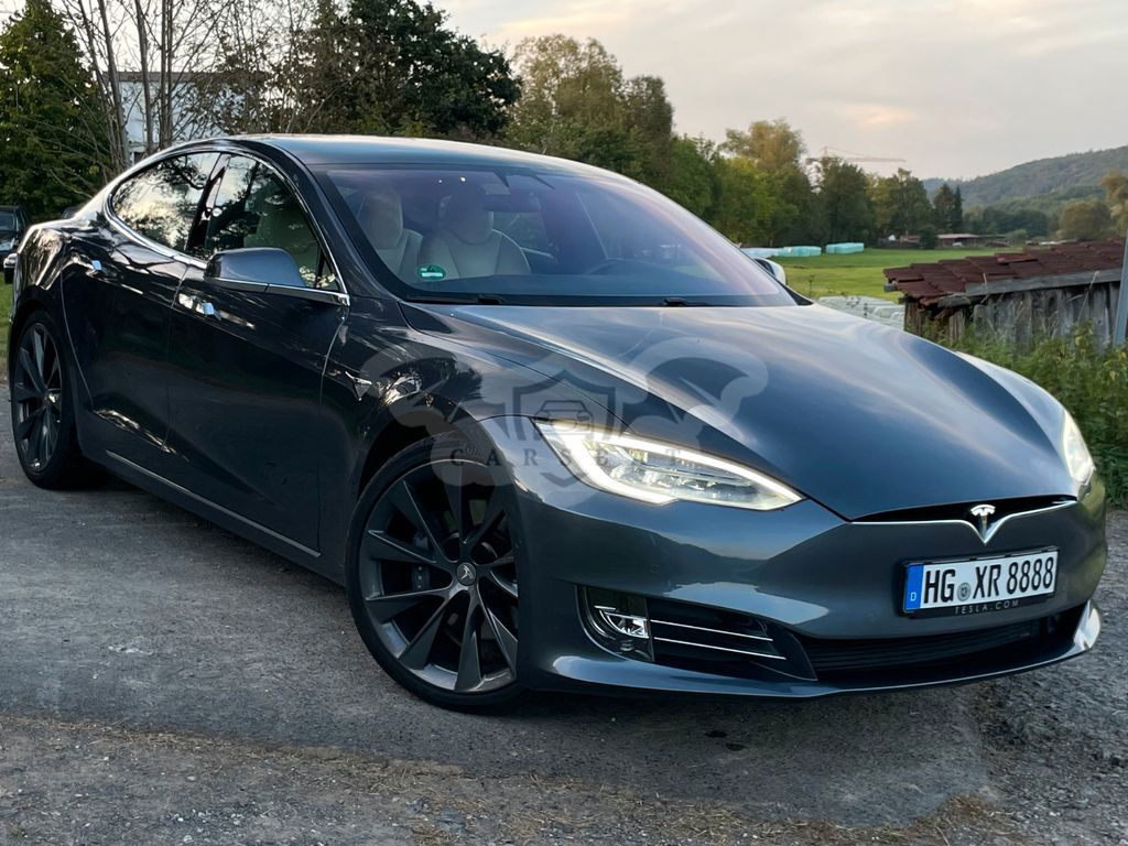Tesla Model S 2020