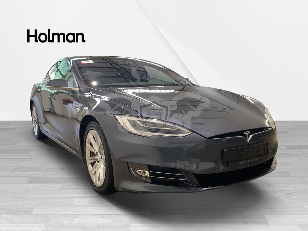 Tesla Model S 2020