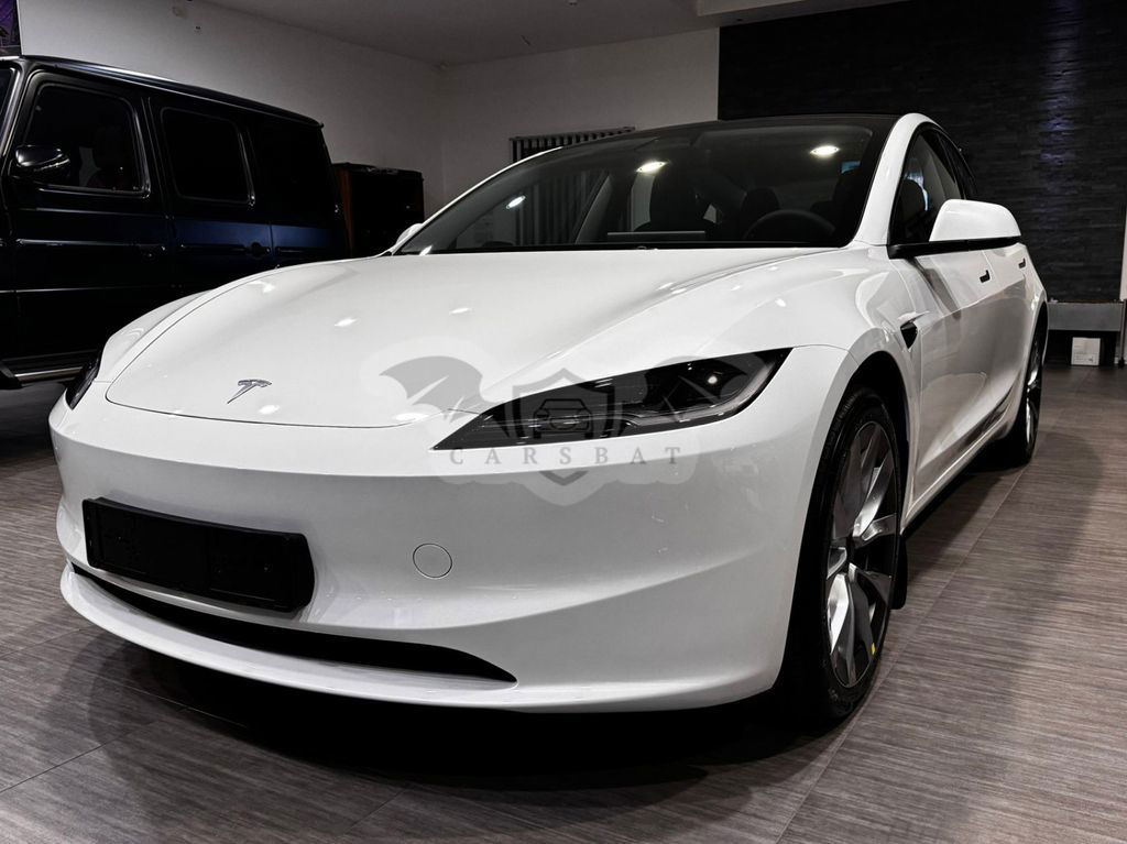 Tesla Model 3 2024