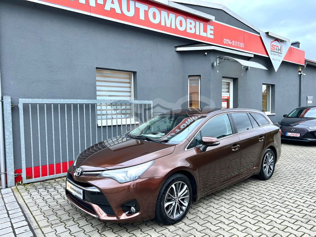 Toyota Avensis 2015