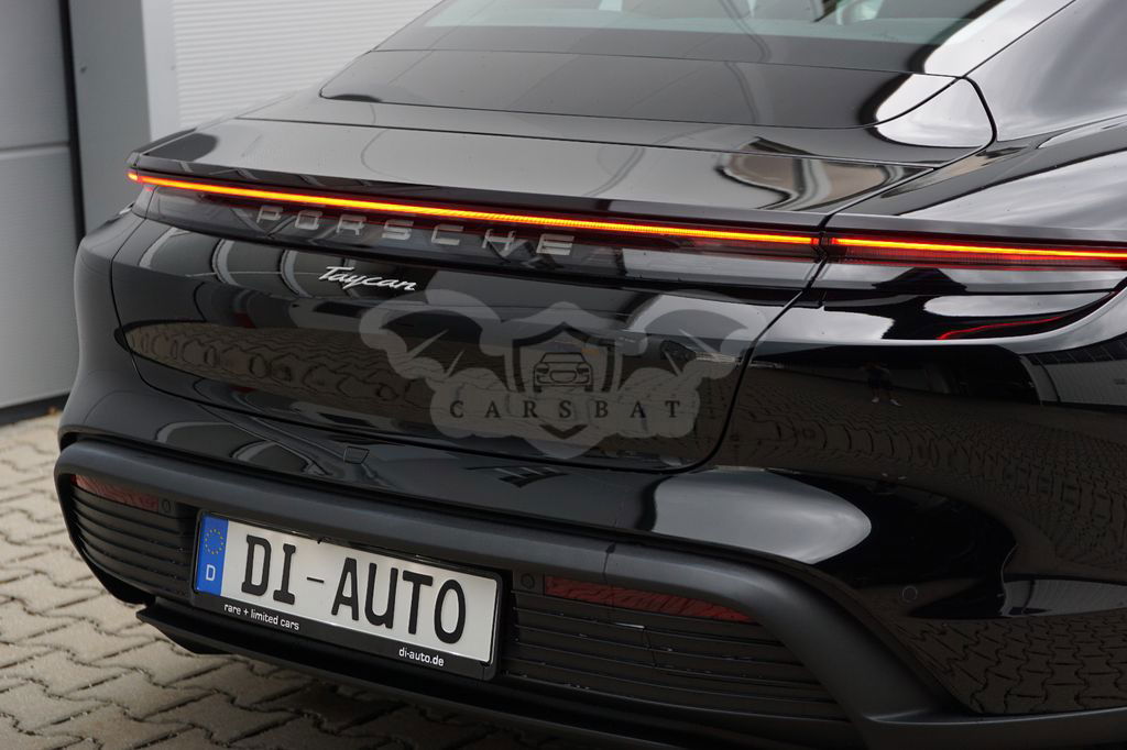 Porsche Taycan 2023