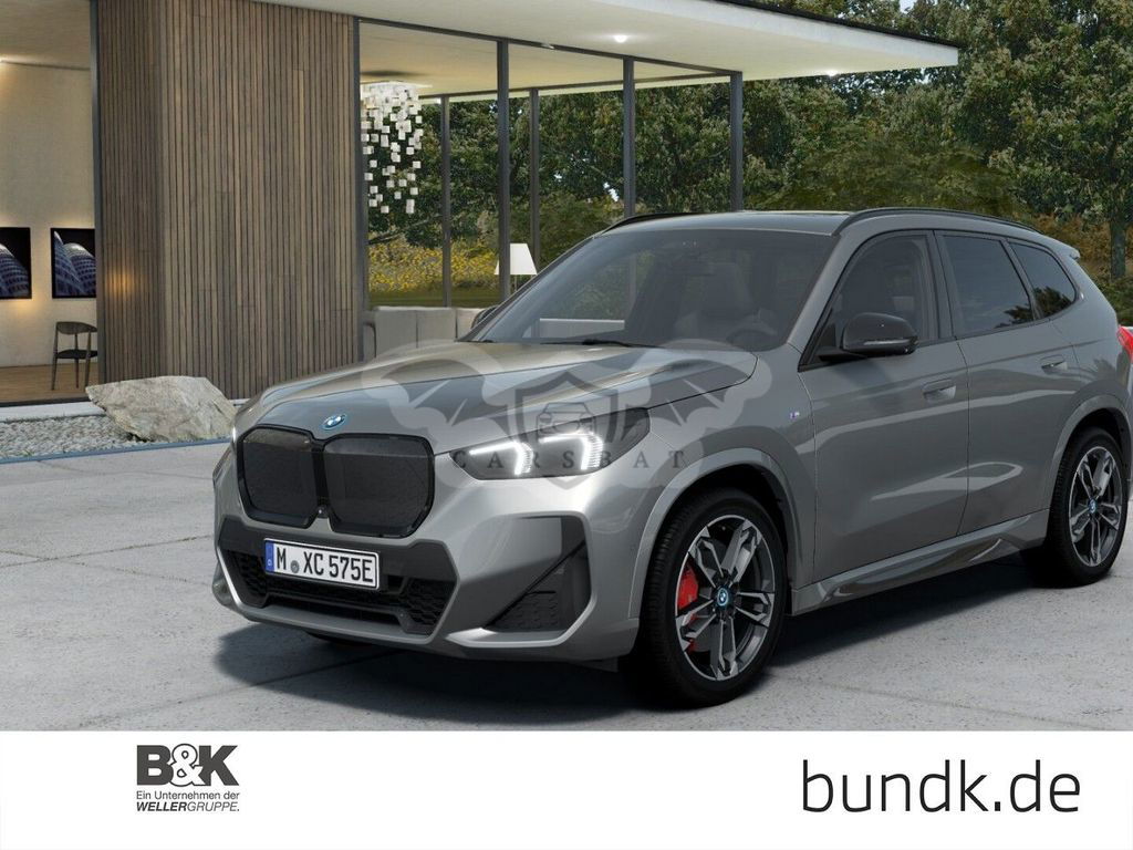 BMW iX1 2024