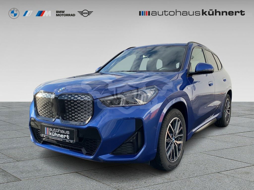 BMW iX1 2024