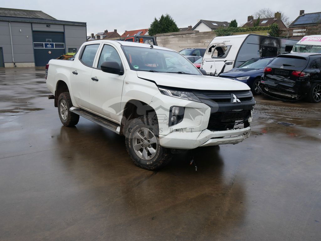 Mitsubishi L200 2021