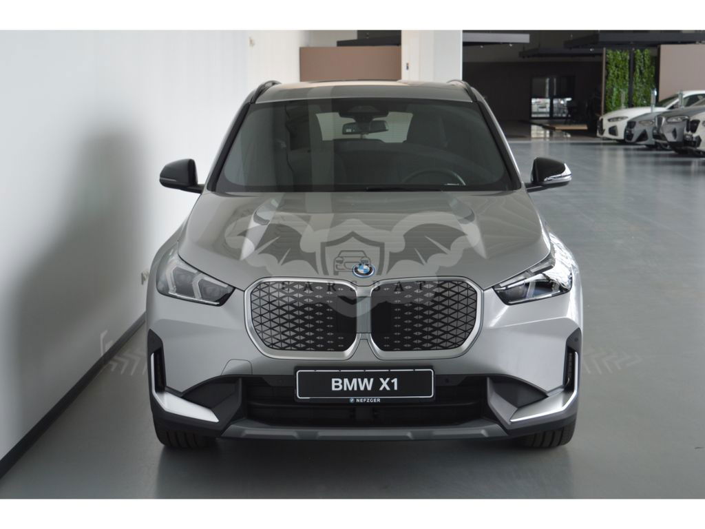BMW iX1 2024