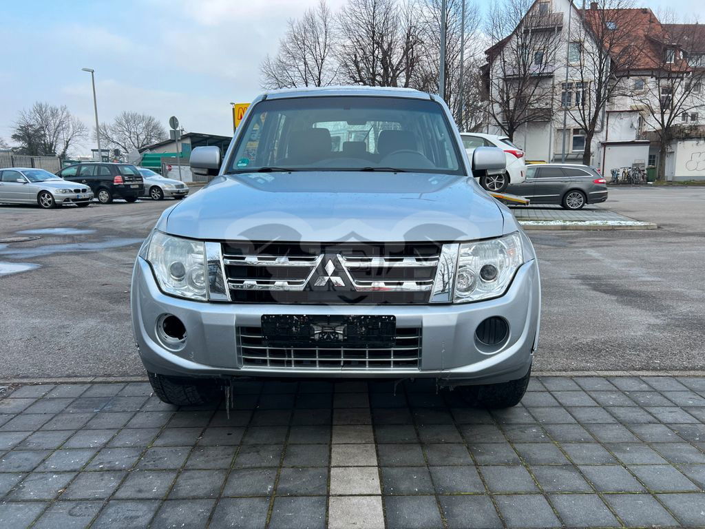 Mitsubishi Pajero 2012