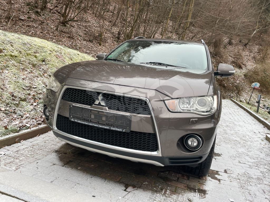 Mitsubishi Outlander 2011