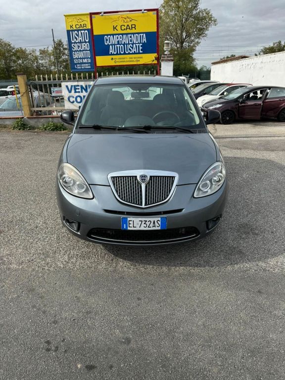 Lancia Ypsilon 2012