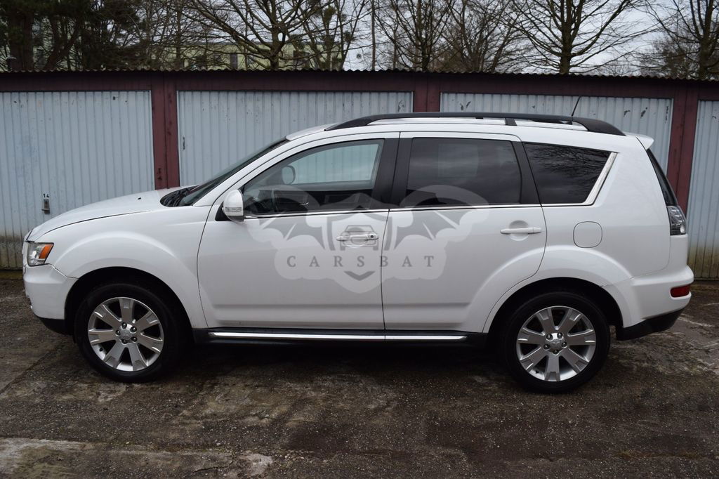 Mitsubishi Outlander 2011
