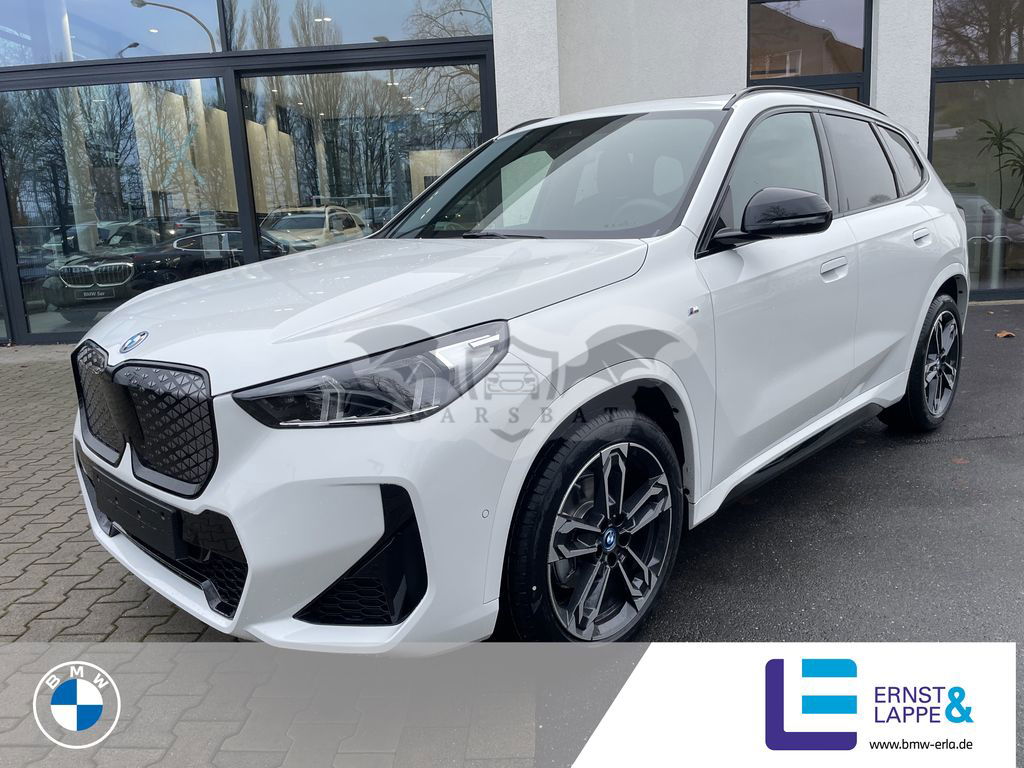 BMW iX1 2024