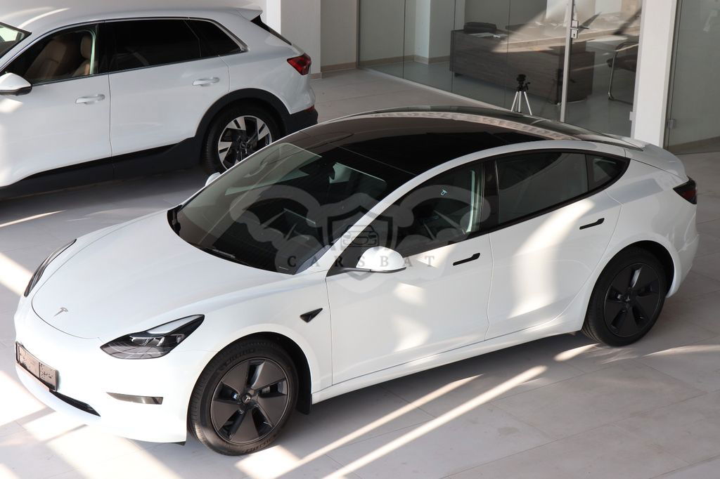 Tesla Model 3 2024