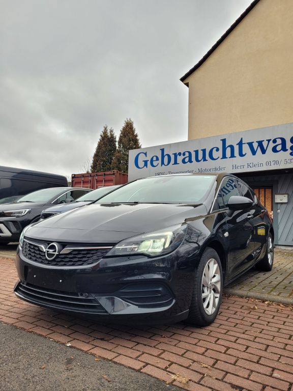 Opel Astra 2021