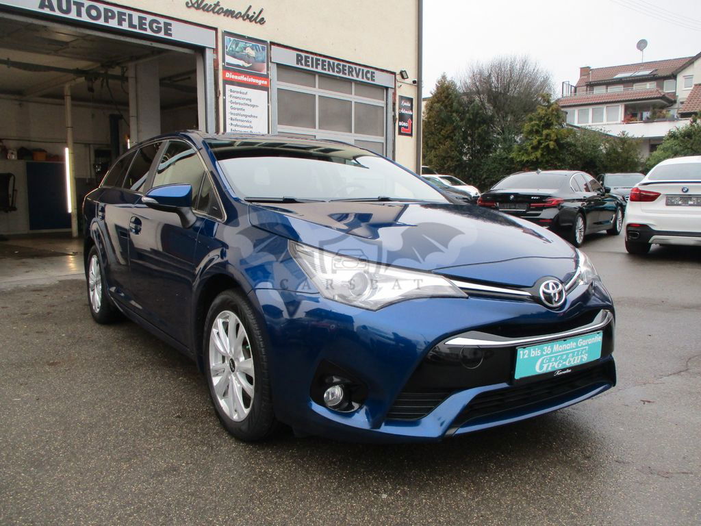 Toyota Avensis 2015