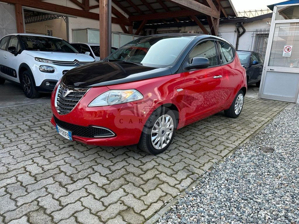 Lancia Ypsilon 2011