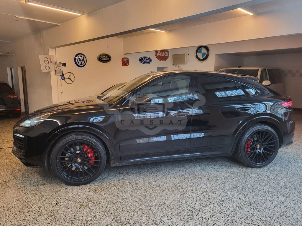 Porsche Cayenne 2021