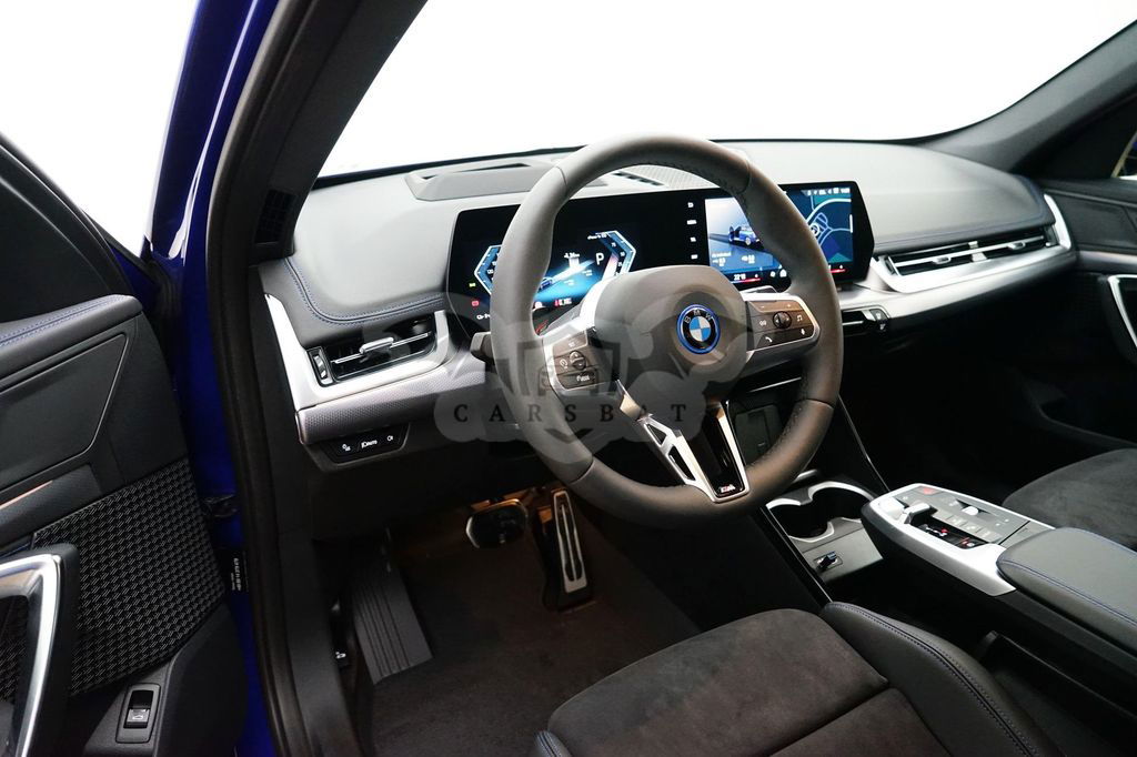 BMW iX1 2024
