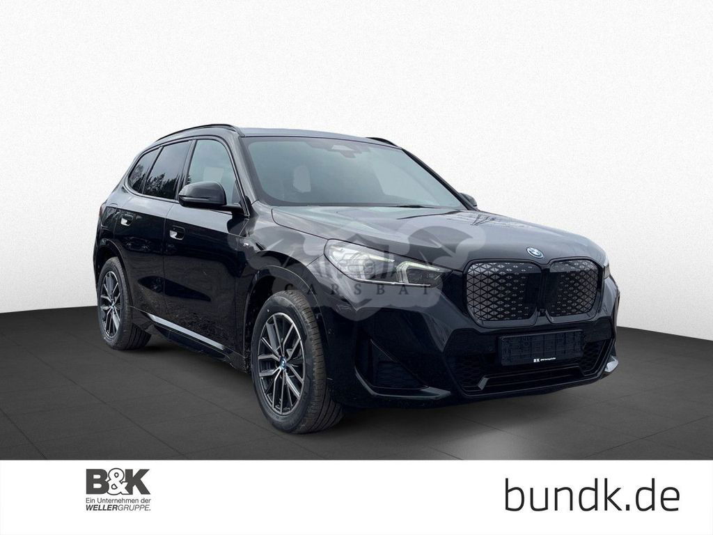 BMW iX1 2024