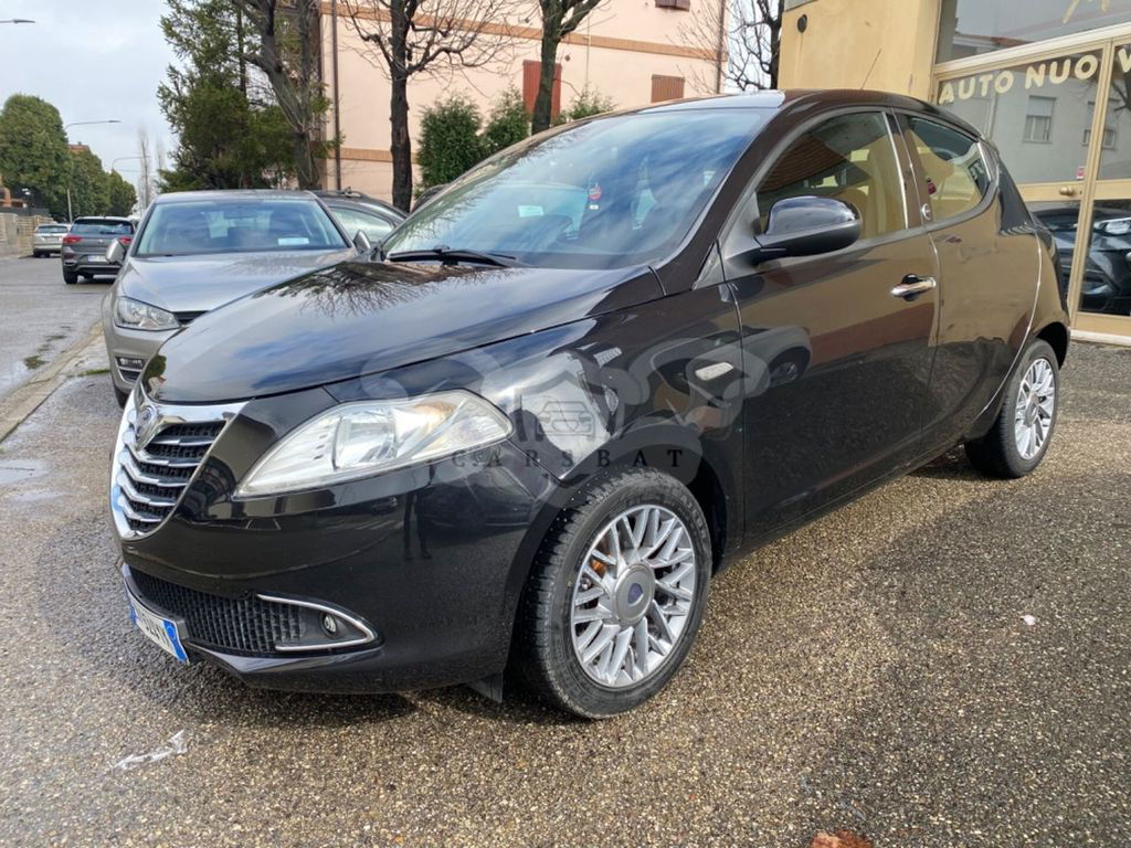 Lancia Ypsilon 2012