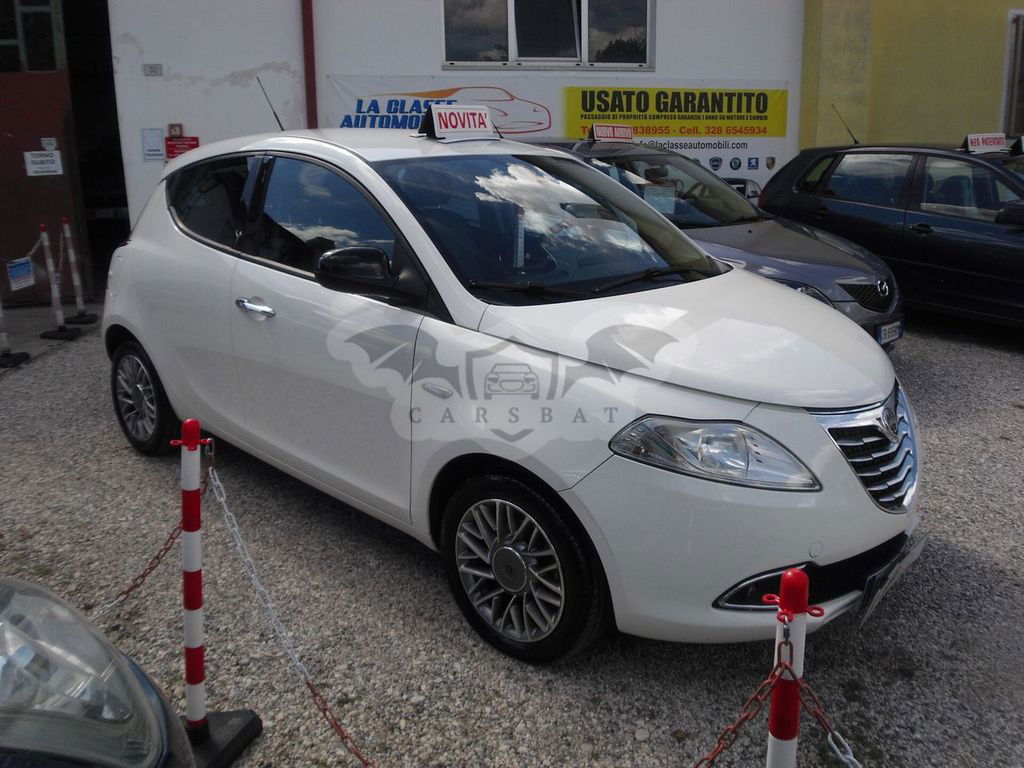 Lancia Ypsilon 2012