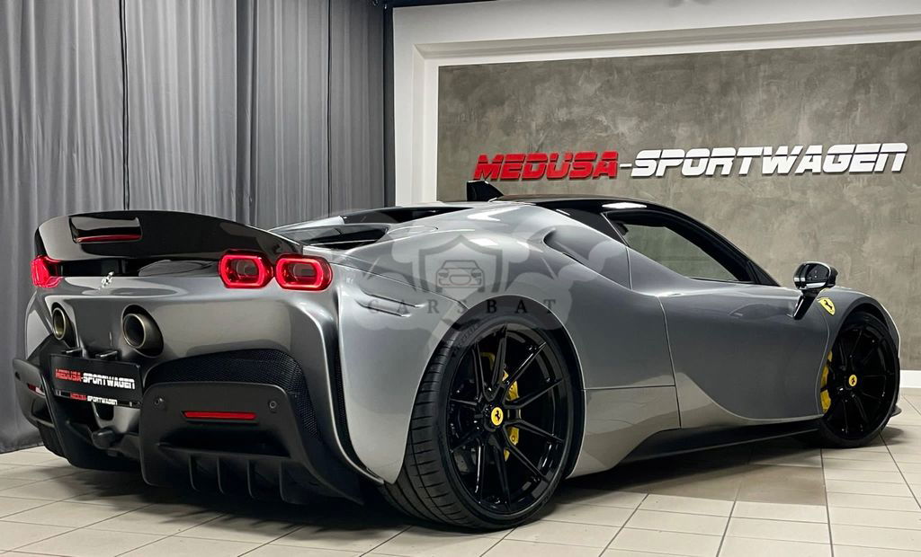 Ferrari SF90 2021