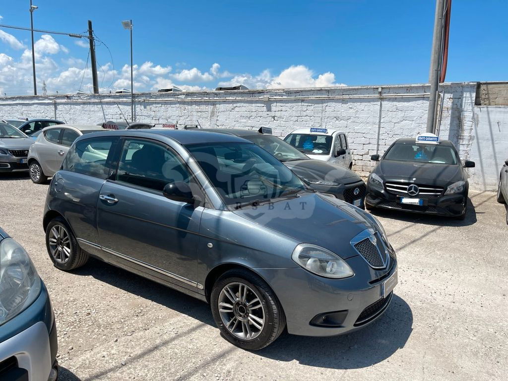 Lancia Ypsilon 2011