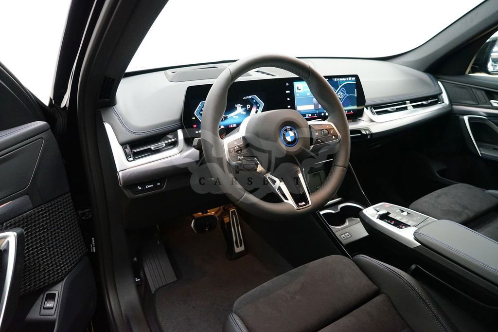 BMW iX1 2024