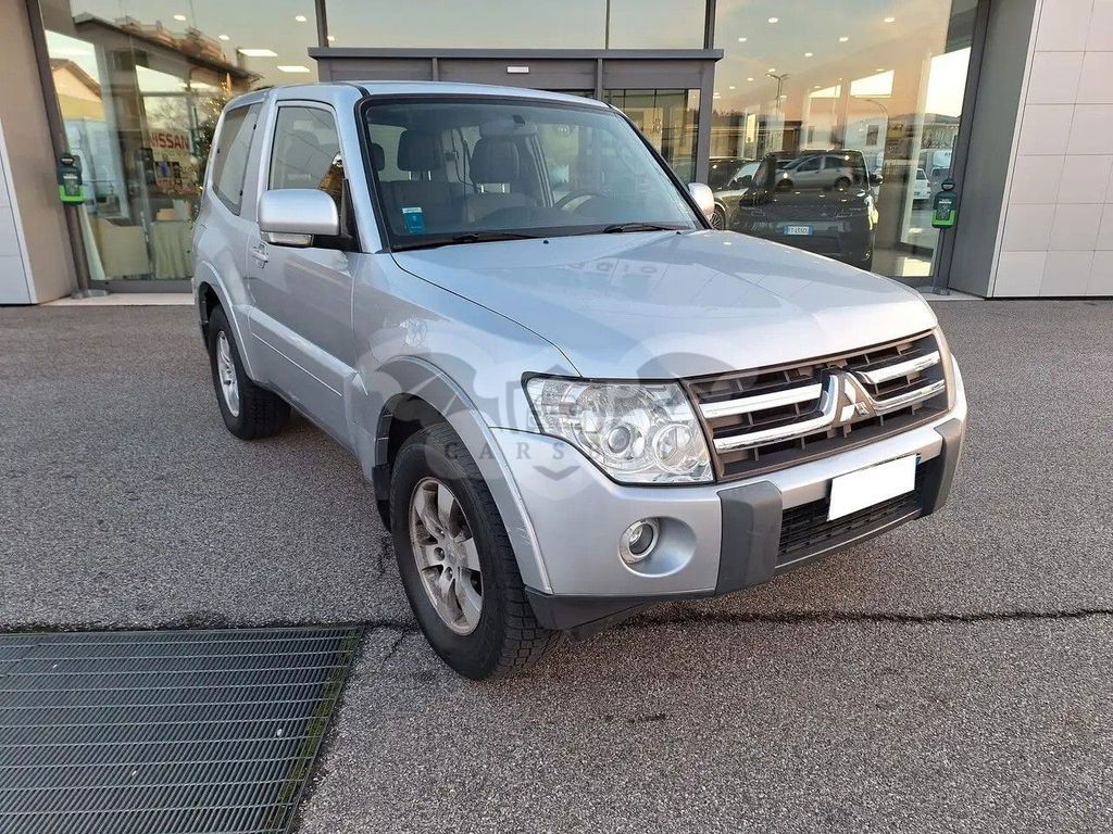 Mitsubishi Pajero 2009