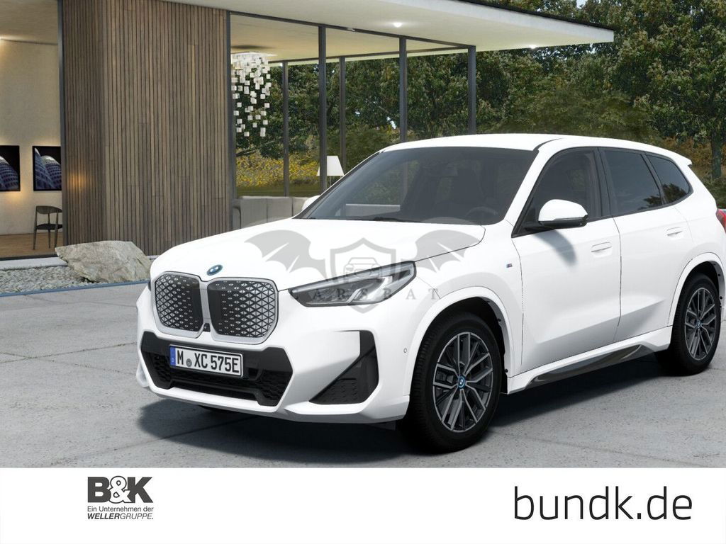BMW iX1 2024