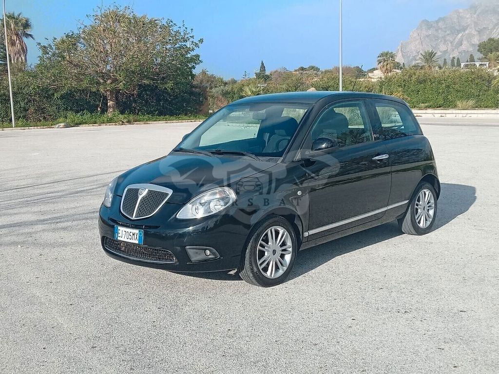 Lancia Ypsilon 2011
