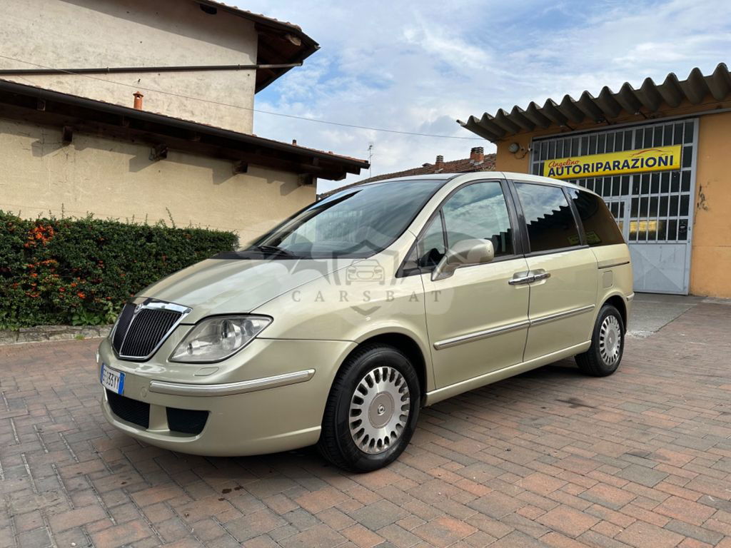 Lancia Phedra 2011