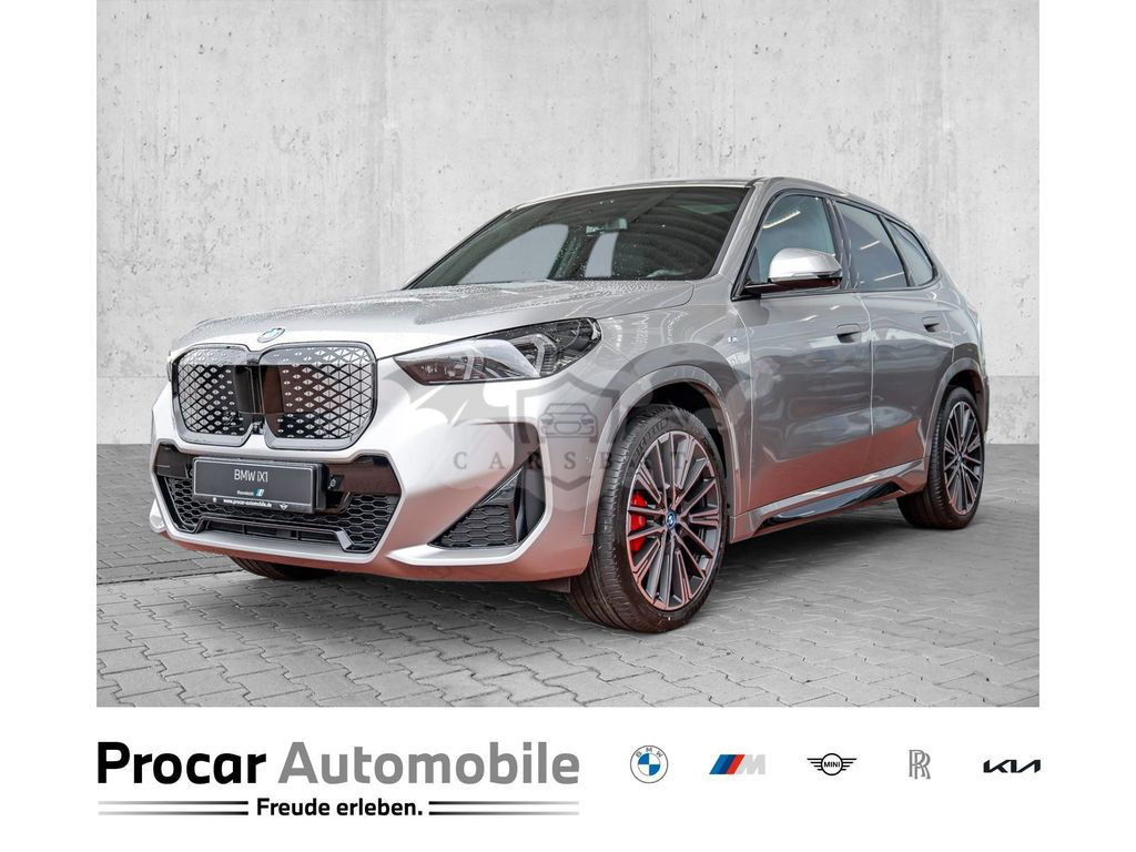 BMW iX1 2024