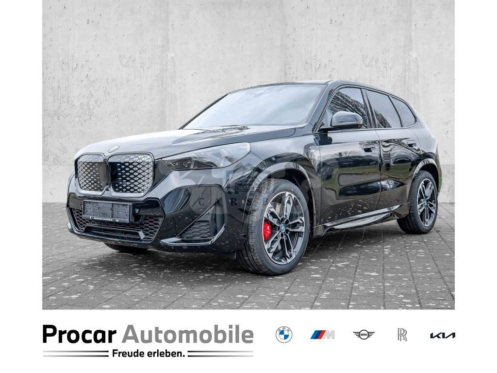 BMW iX1 2024