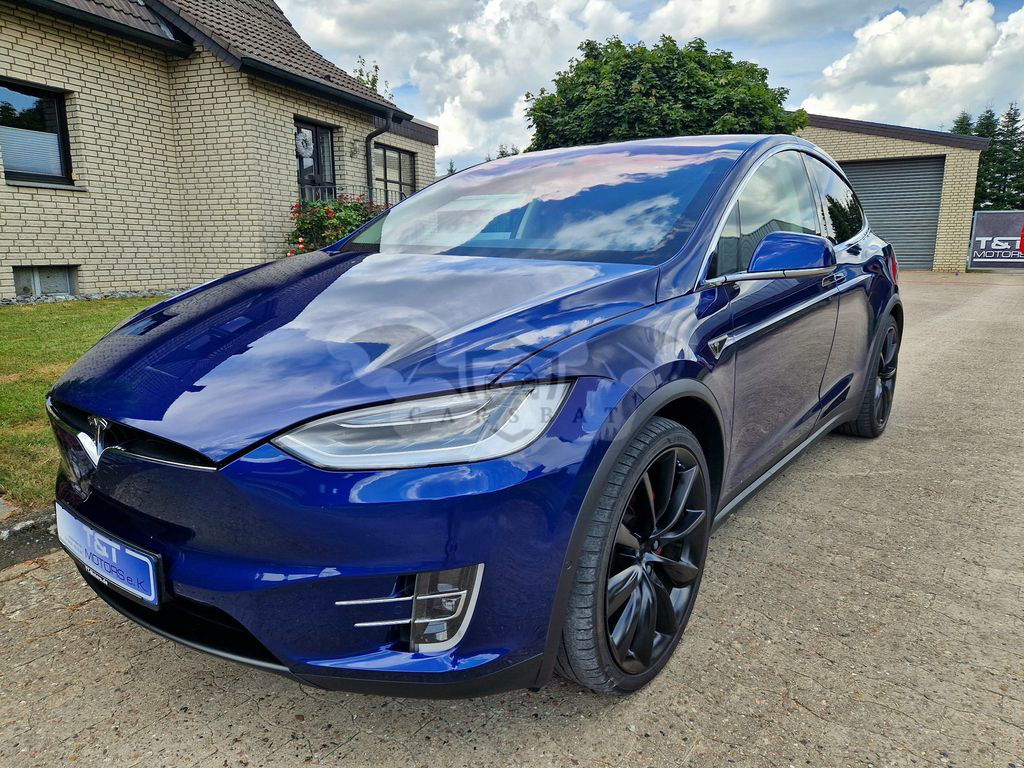 Tesla Model X 2016