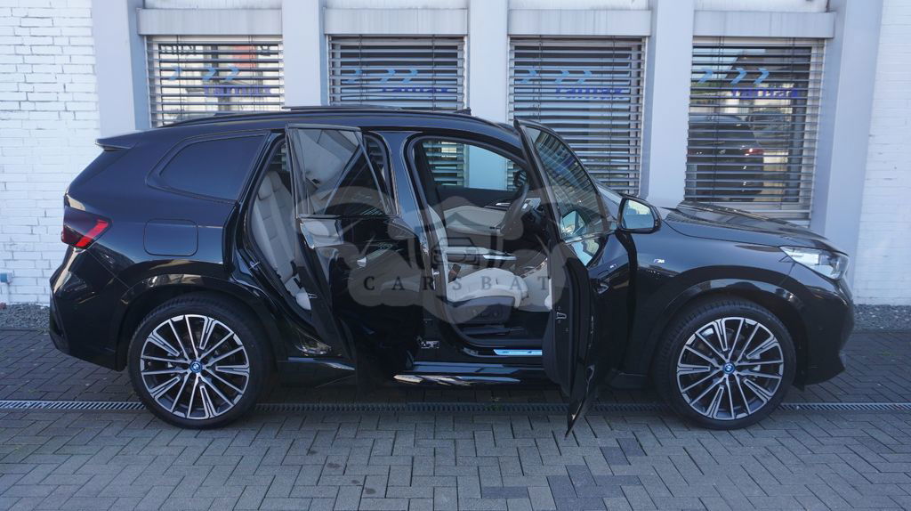 BMW iX1 2023