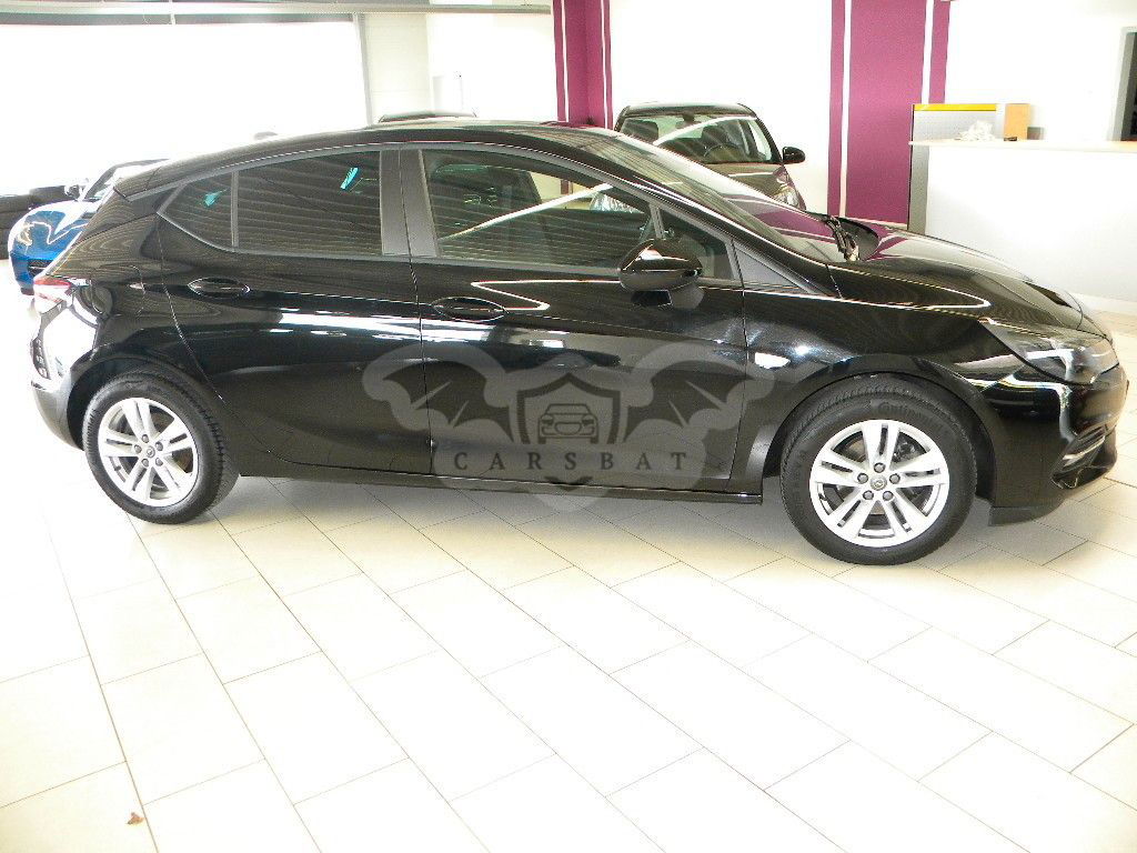 Opel Astra 2021