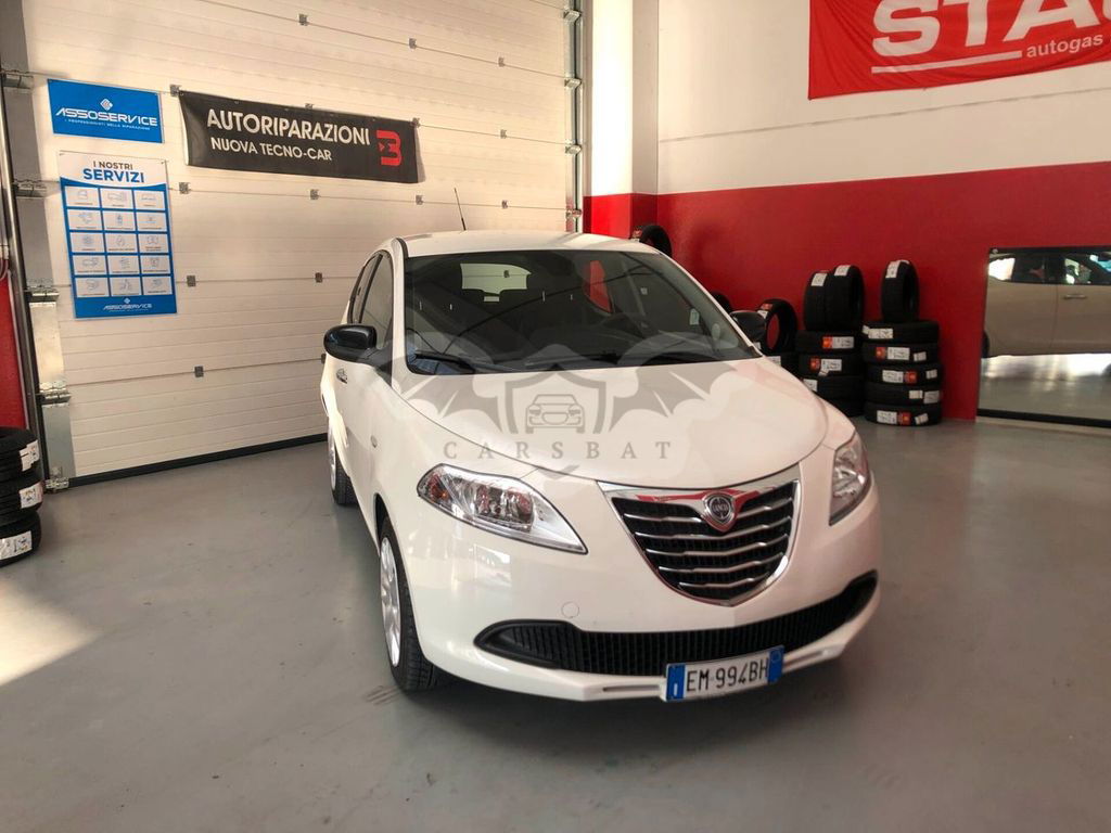 Lancia Ypsilon 2012