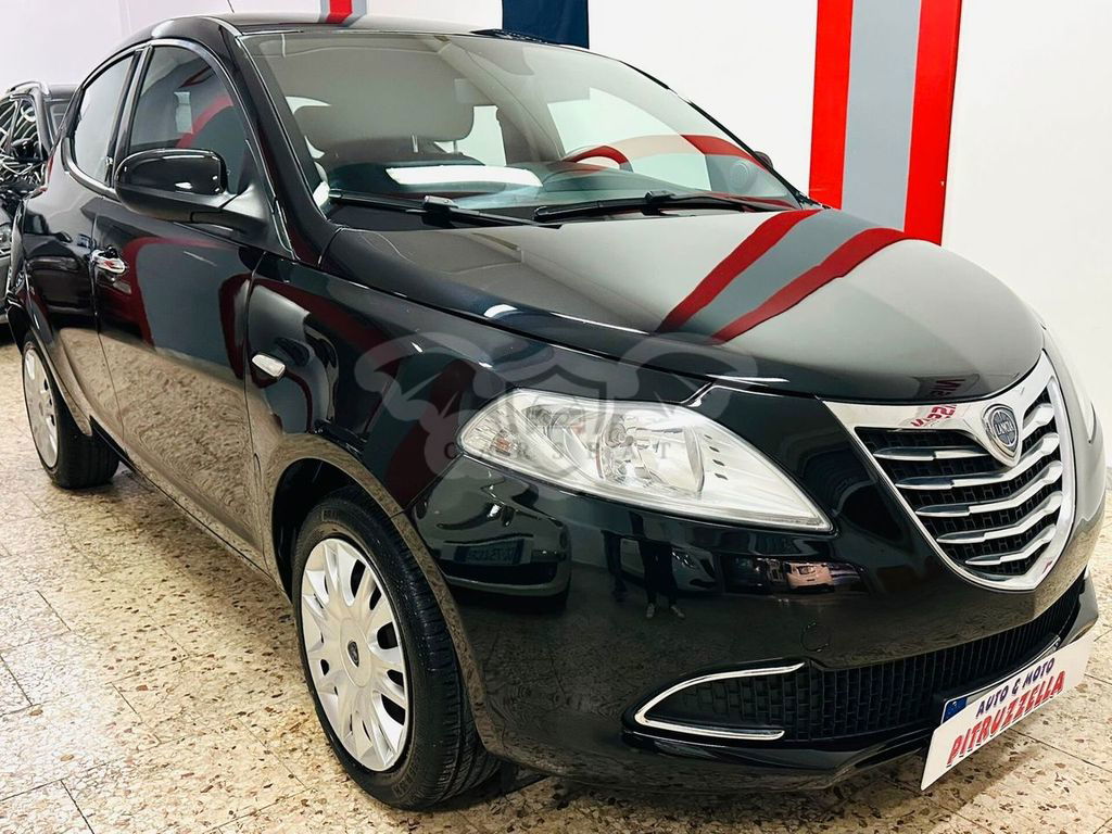 Lancia Ypsilon 2011