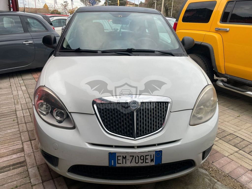 Lancia Ypsilon 2012