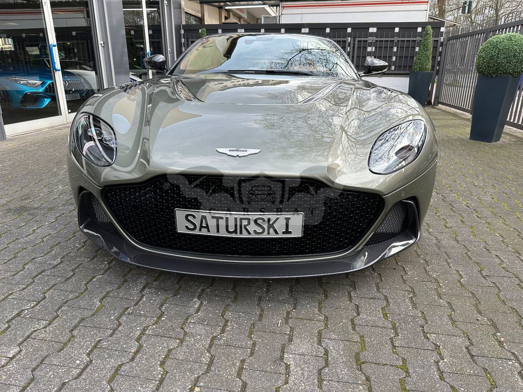 Aston Martin DBS 2023