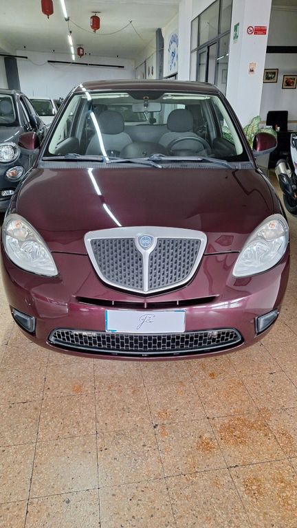 Lancia Ypsilon 2010