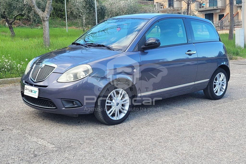 Lancia Ypsilon 2011