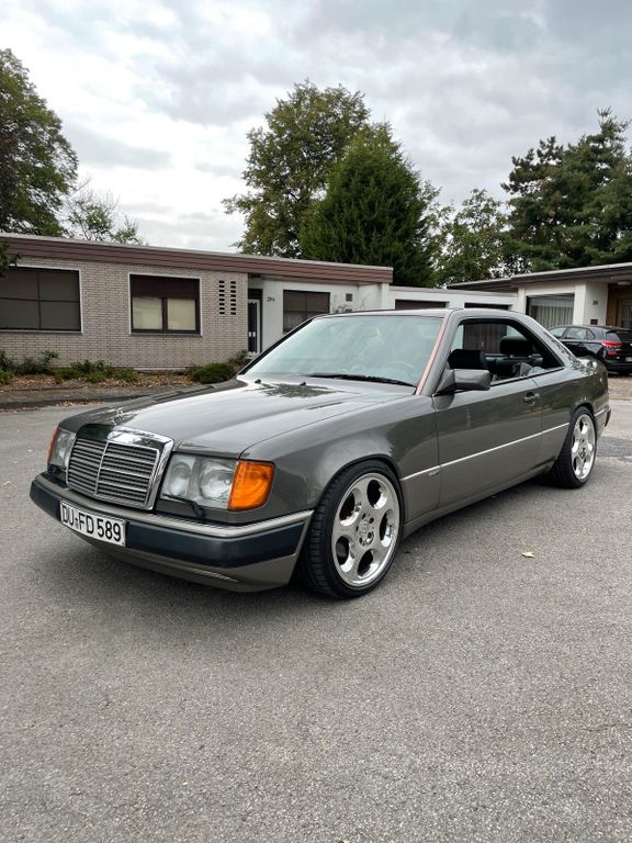 Mercedes-Benz CE 300 1992