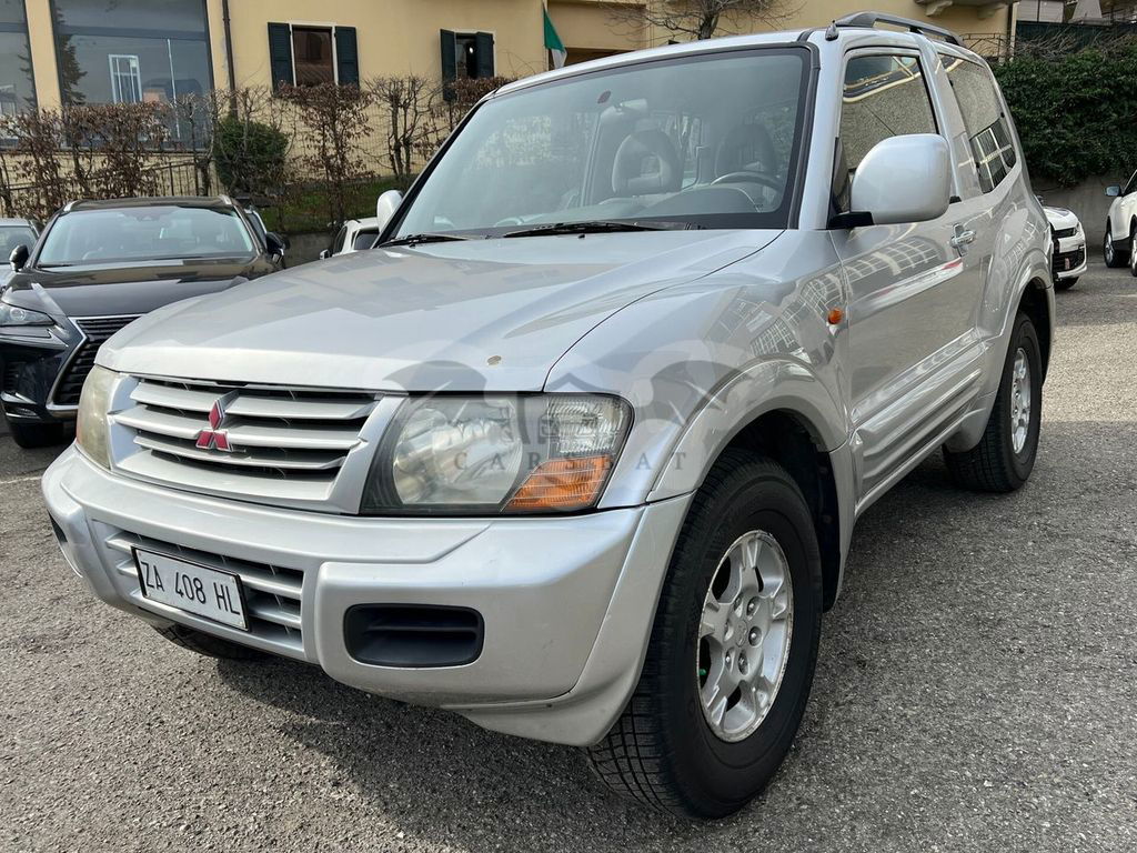 Mitsubishi Pajero 2000
