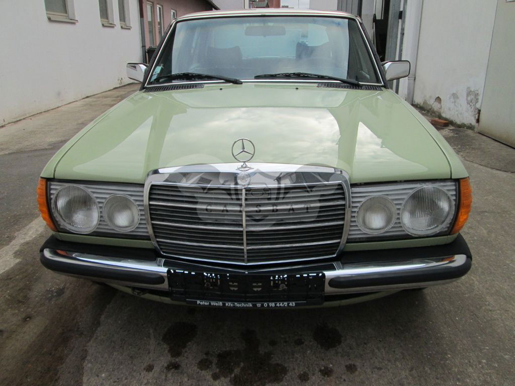Mercedes-Benz 250 1977