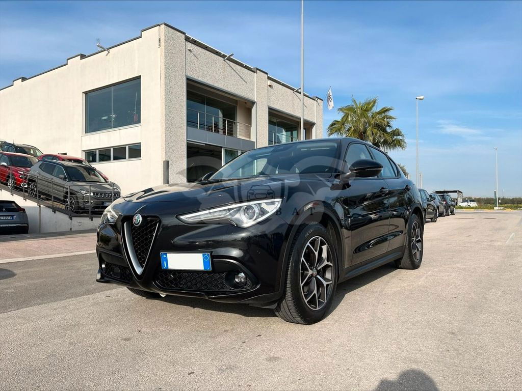 Alfa Romeo Stelvio 2021