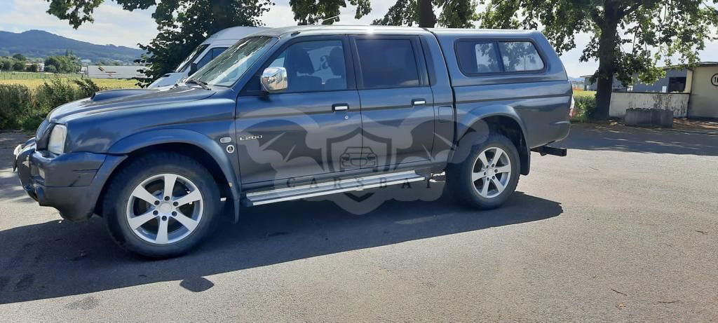 Mitsubishi L200 2005