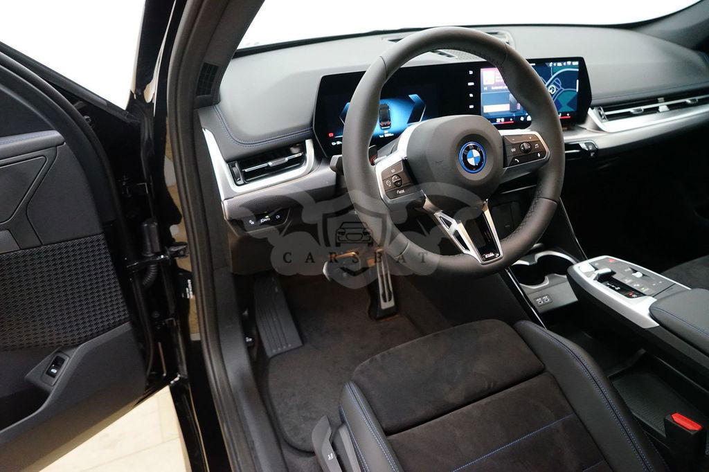 BMW iX1 2024