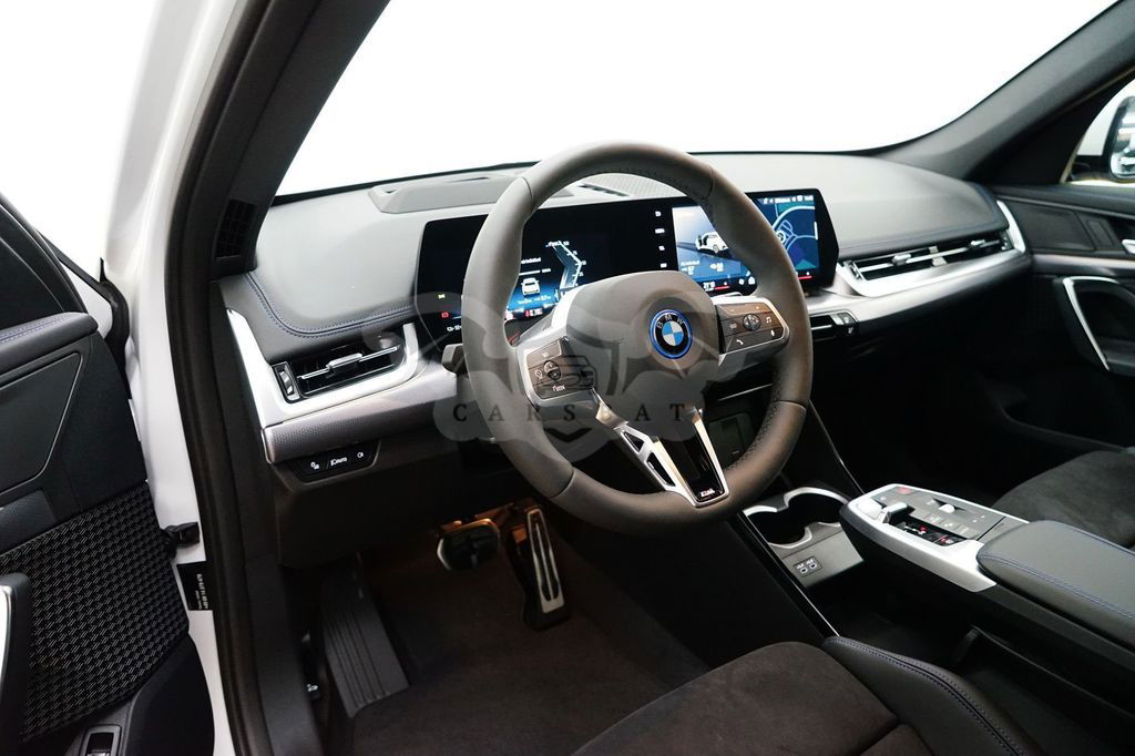 BMW iX1 2023